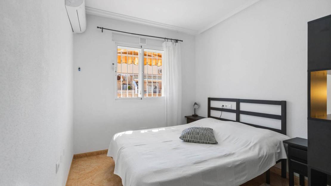 Sale - Apartment - Torrevieja - Centro