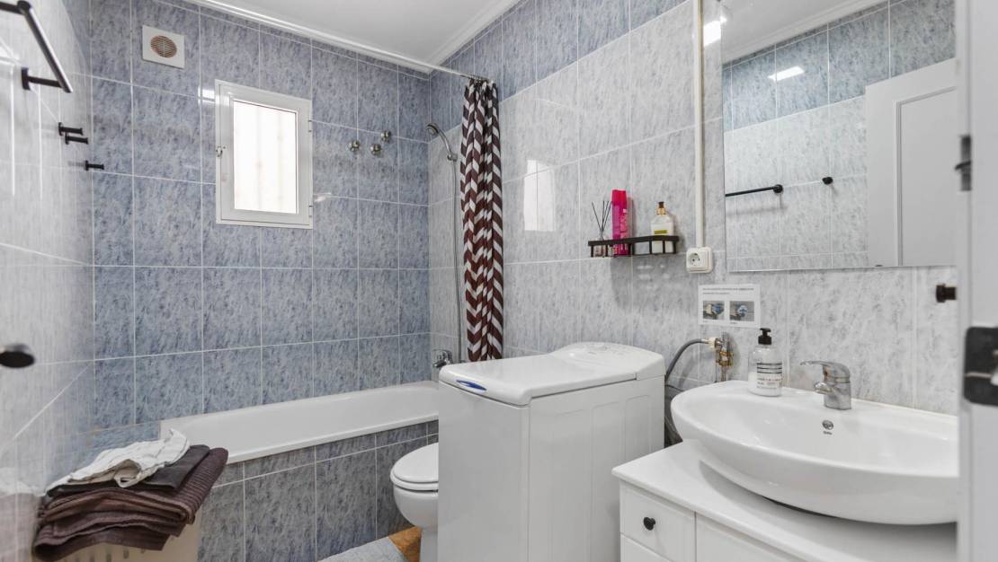 Sale - Apartment - Torrevieja - Centro
