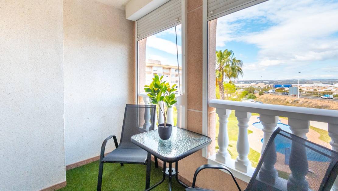 Sale - Apartment - Torrevieja - Centro