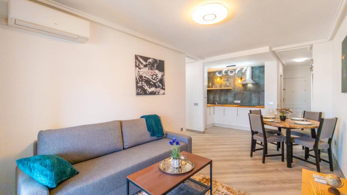 Sale - Apartment - Torrevieja - Centro