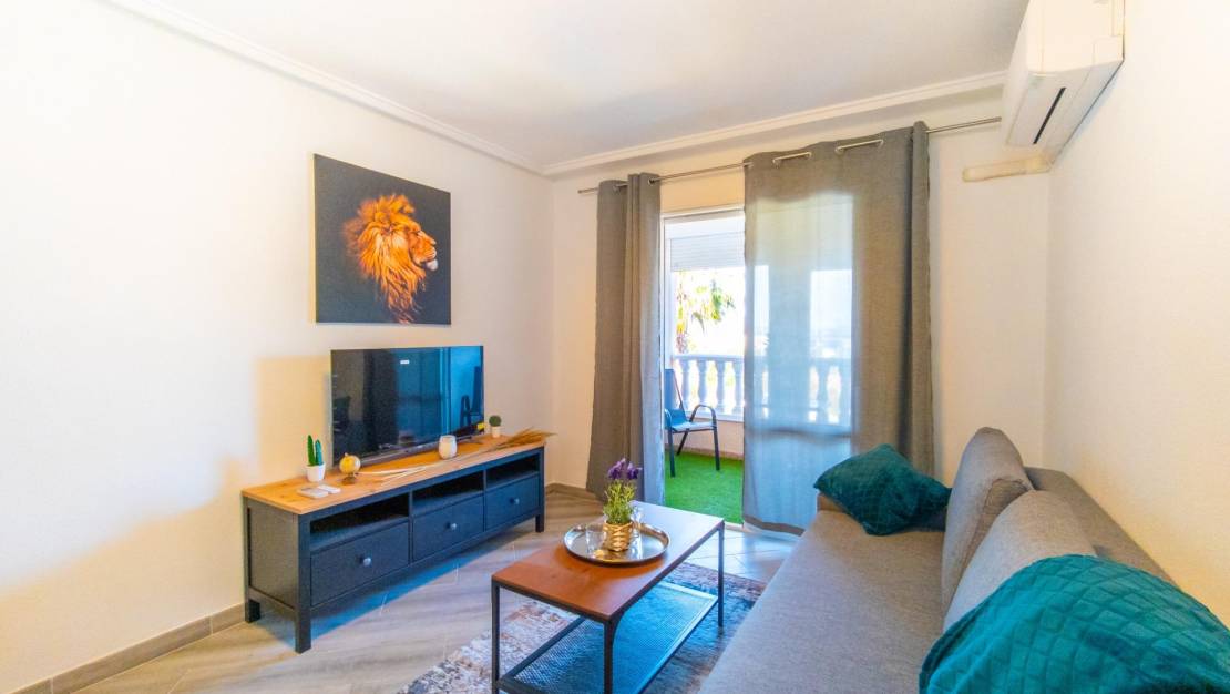 Sale - Apartment - Torrevieja - Centro