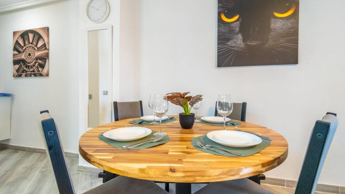 Sale - Apartment - Torrevieja - Centro