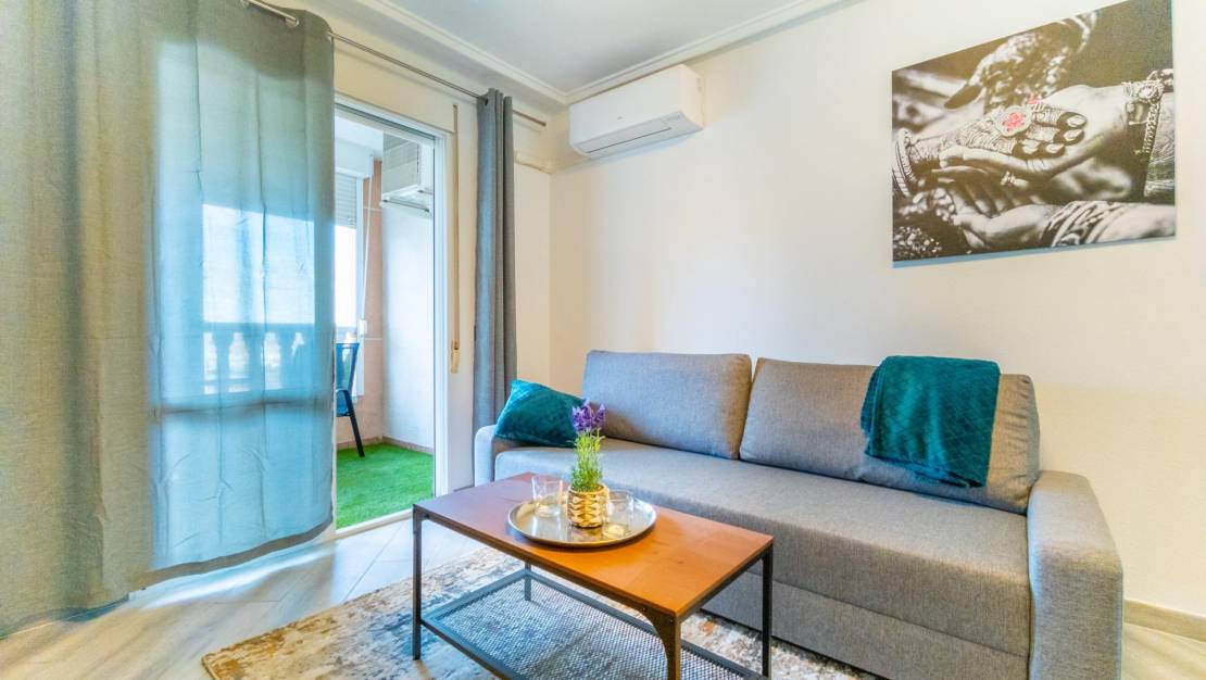 Sale - Apartment - Torrevieja - Centro