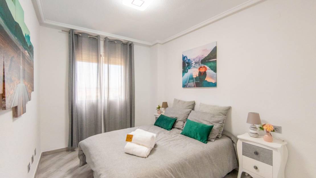 Sale - Apartment - Torrevieja - Centro
