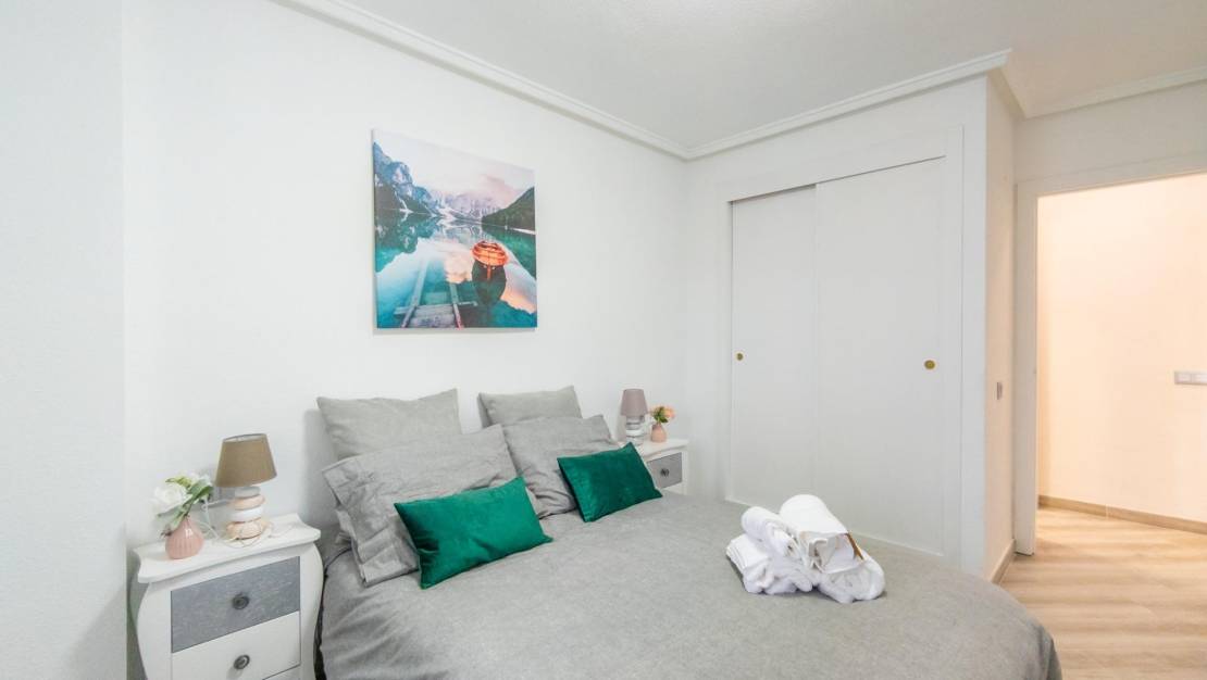 Sale - Apartment - Torrevieja - Centro