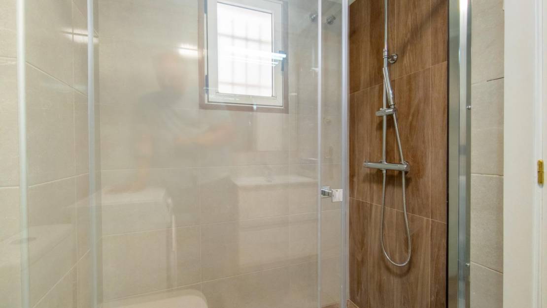 Sale - Apartment - Torrevieja - Centro