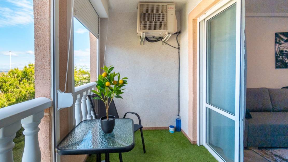 Sale - Apartment - Torrevieja - Centro