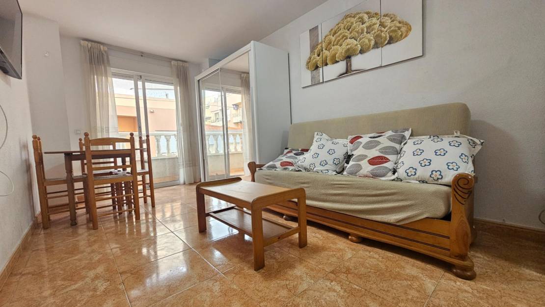 Sale - Apartment - Torrevieja - Centro