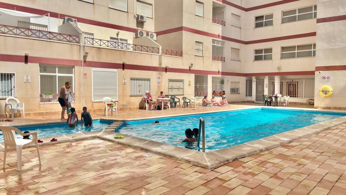 Sale - Apartment - Torrevieja - Centro