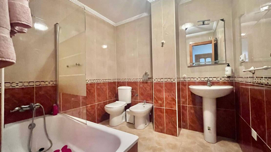 Sale - Apartment - Torrevieja - Centro