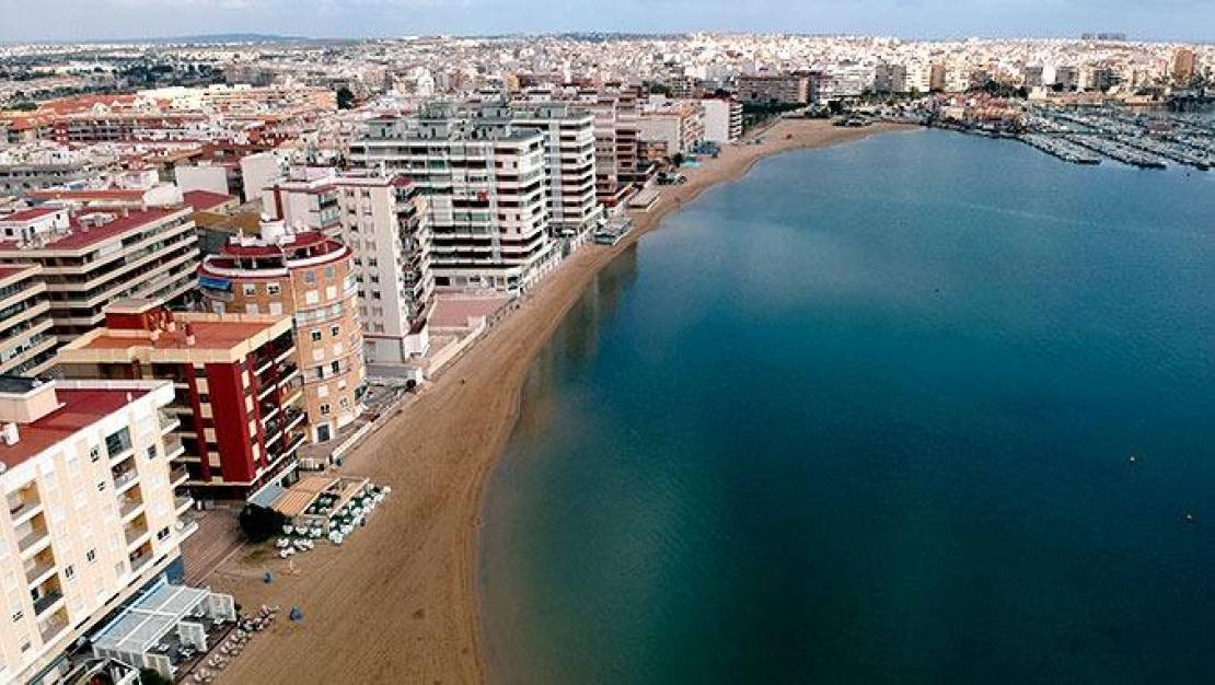 Sale - Apartment - Torrevieja - Centro