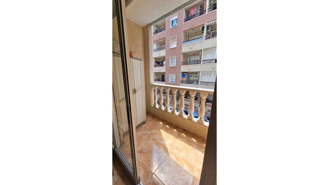 Sale - Apartment - Torrevieja - Centro