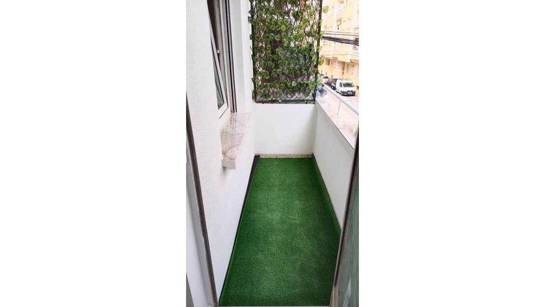Sale - Apartment - Torrevieja - Centro
