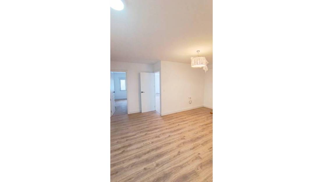 Sale - Apartment - Torrevieja - Centro