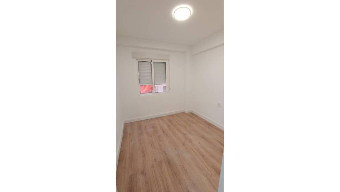 Sale - Apartment - Torrevieja - Centro