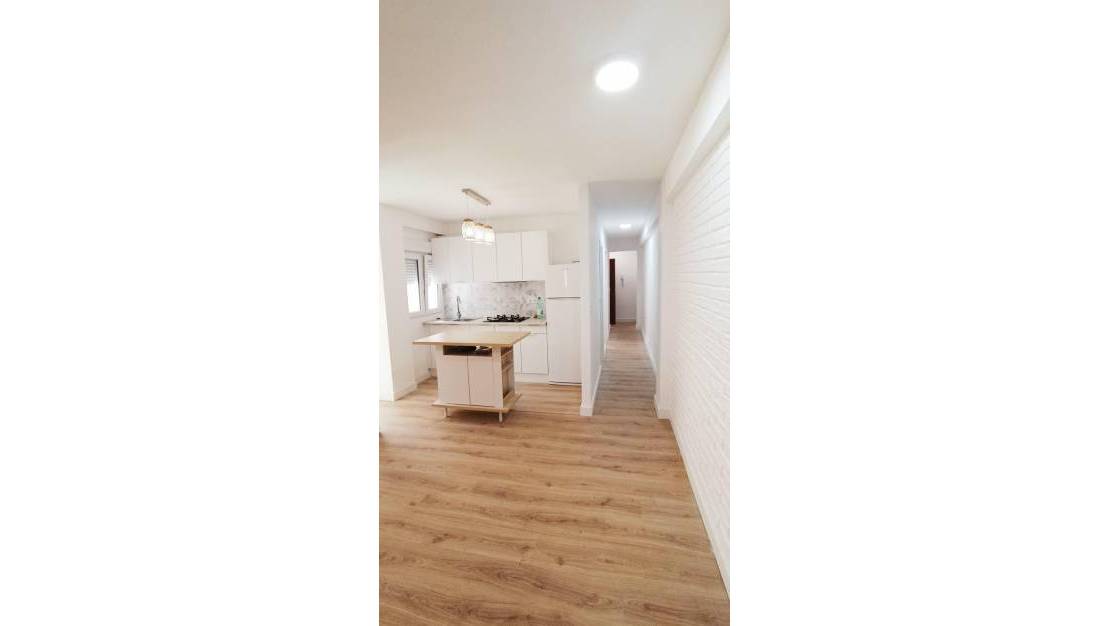 Sale - Apartment - Torrevieja - Centro