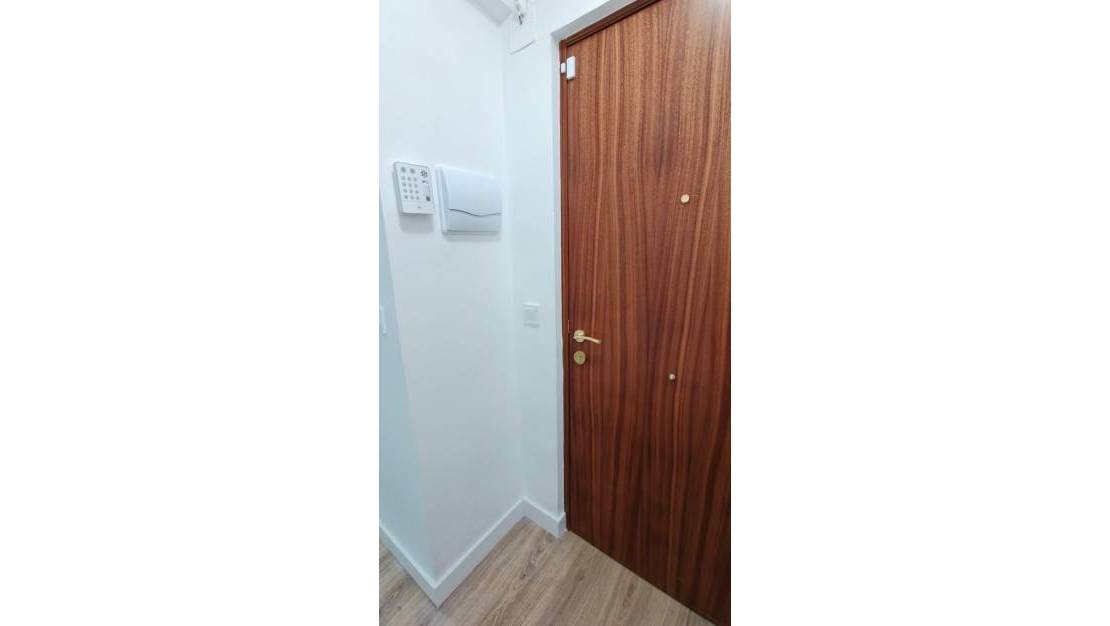 Sale - Apartment - Torrevieja - Centro