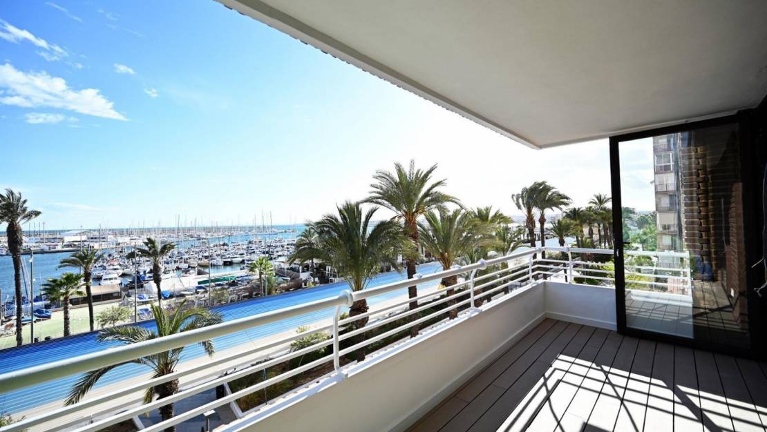 Sale - Apartment - Torrevieja - Centro