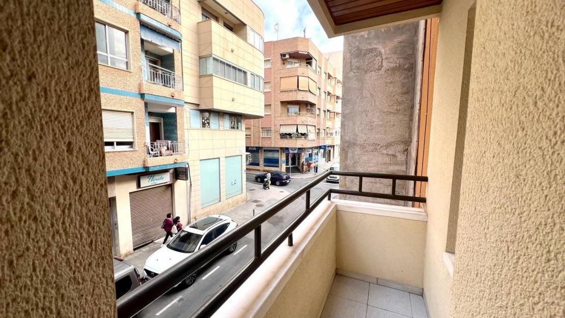 Sale - Apartment - Torrevieja - Centro