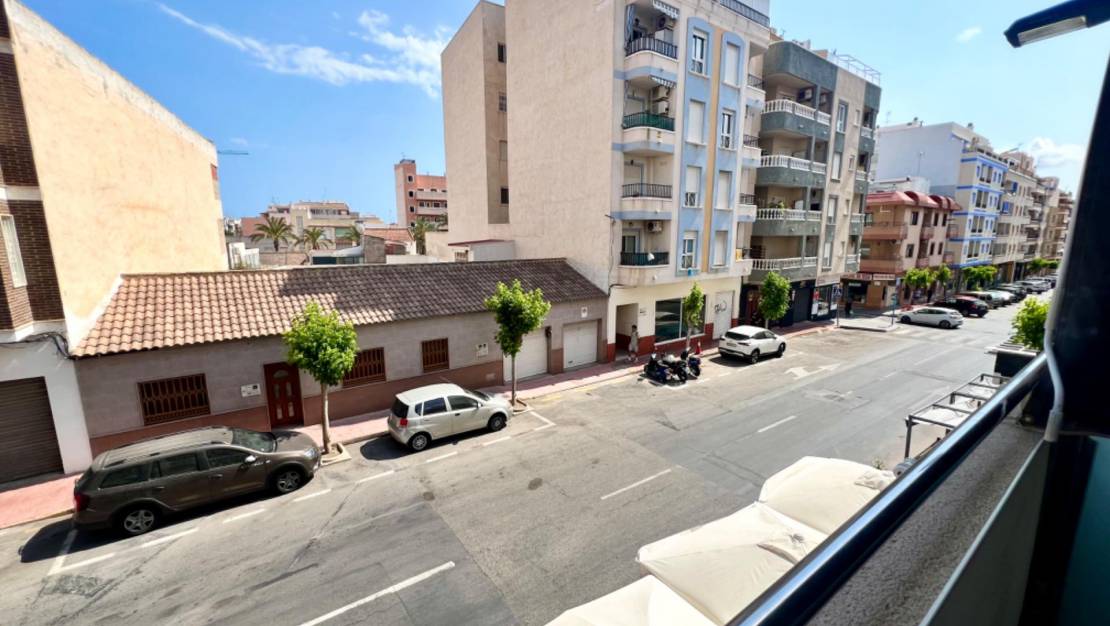 Sale - Apartment - Torrevieja - Centro