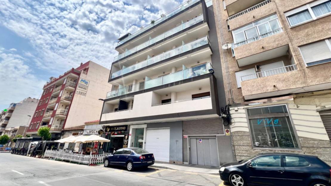 Sale - Apartment - Torrevieja - Centro