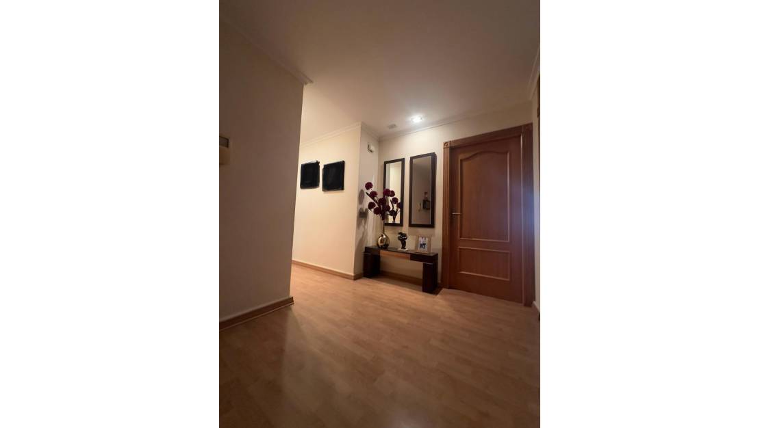 Sale - Apartment - Torrevieja - Centro