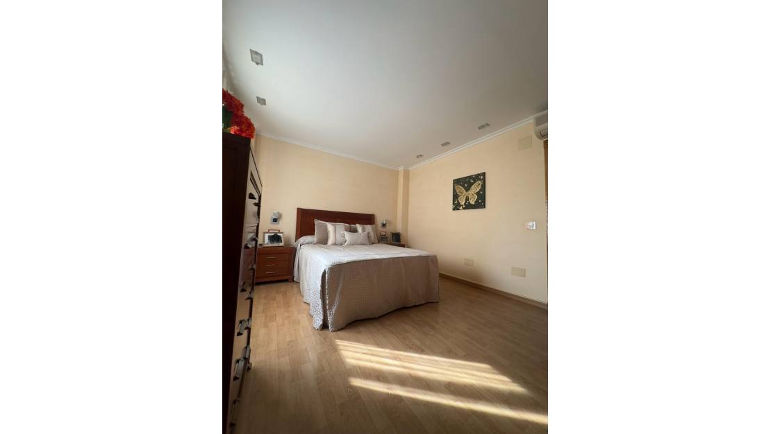 Sale - Apartment - Torrevieja - Centro