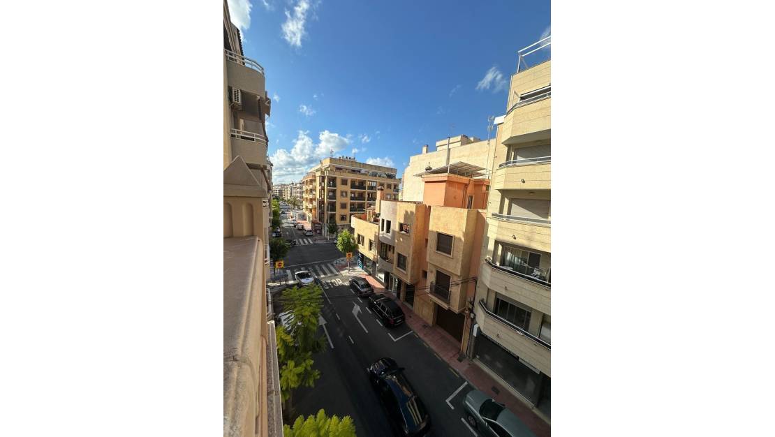 Sale - Apartment - Torrevieja - Centro