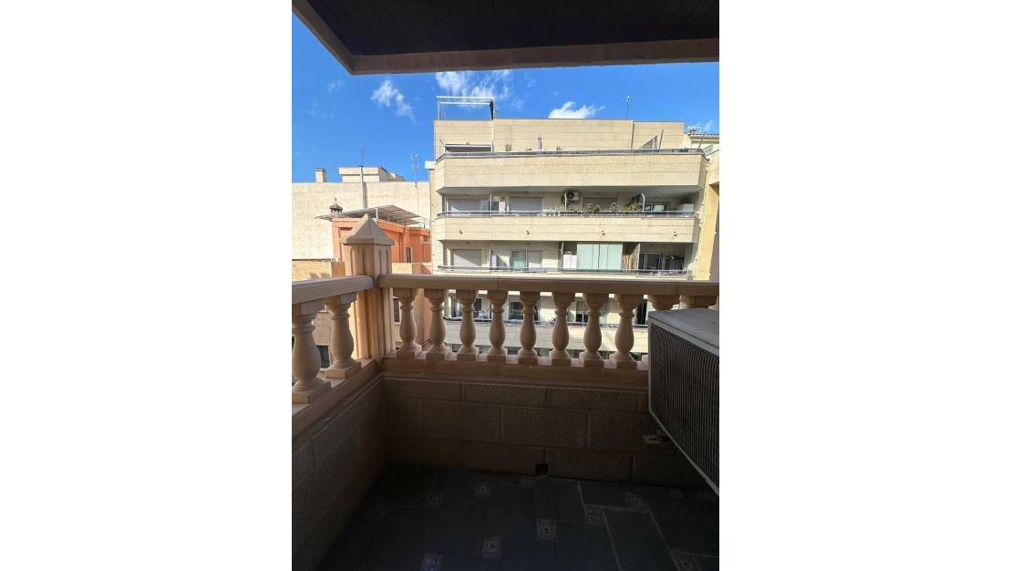 Sale - Apartment - Torrevieja - Centro