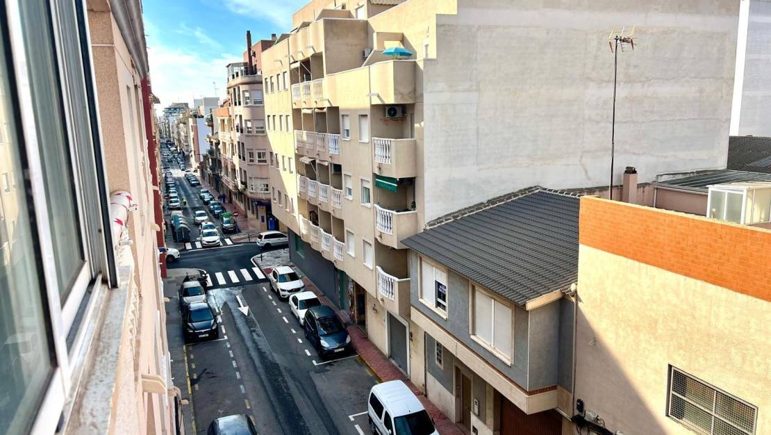 Sale - Apartment - Torrevieja - Centro