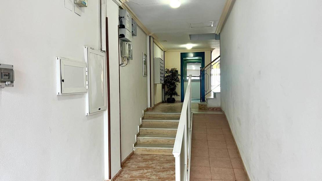 Sale - Apartment - Torrevieja - Centro