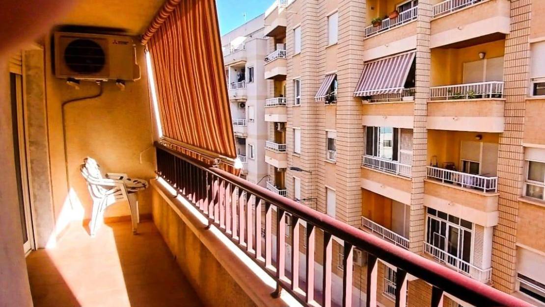 Sale - Apartment - Torrevieja - Centro