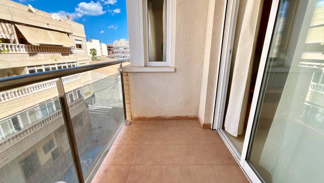 Sale - Apartment - Torrevieja - Centro