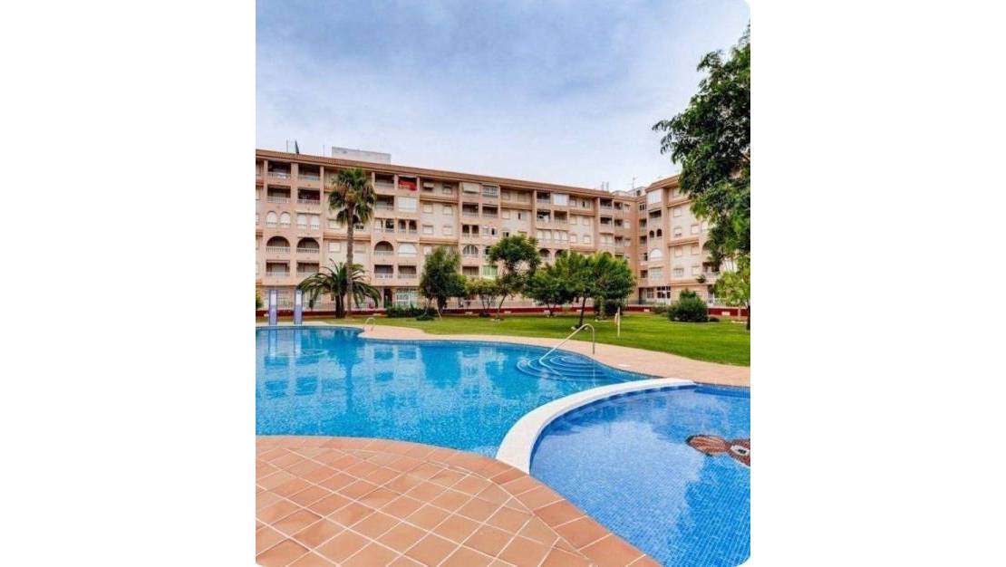 Sale - Apartment - Torrevieja - Centro