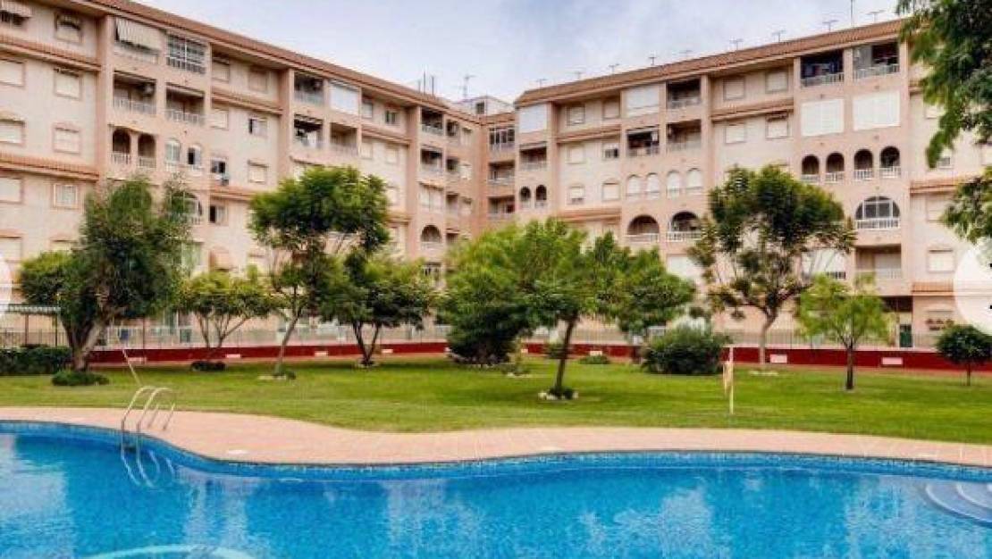 Sale - Apartment - Torrevieja - Centro