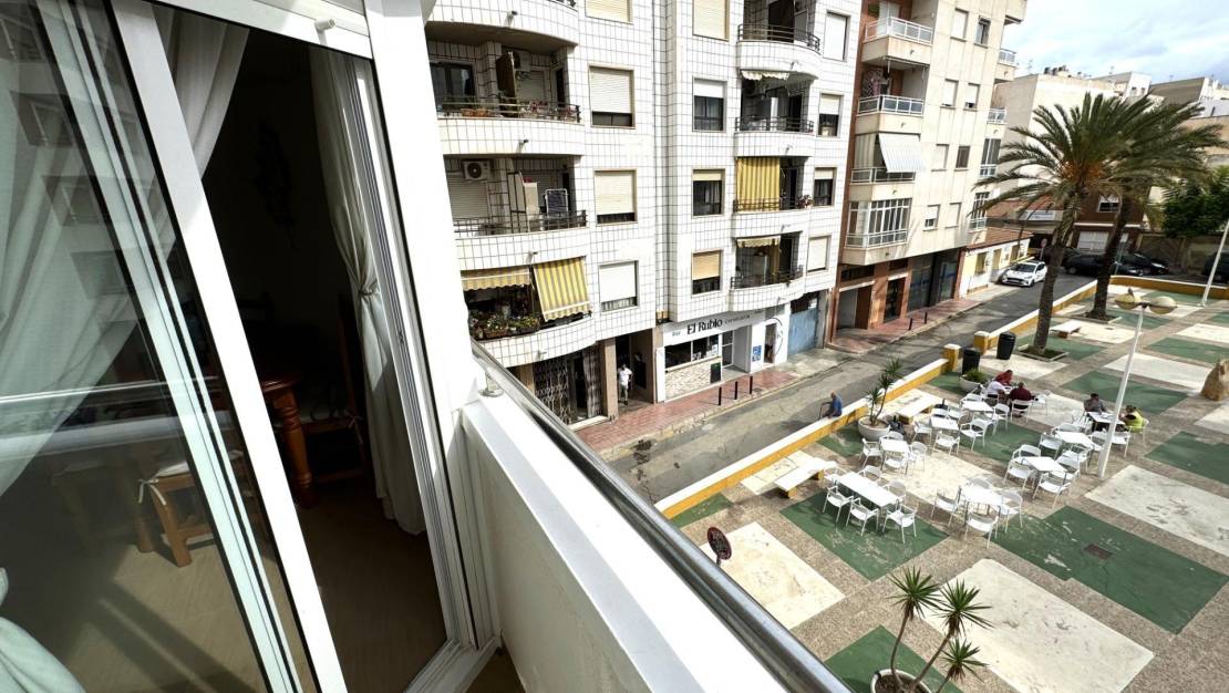 Sale - Apartment - Torrevieja - Centro