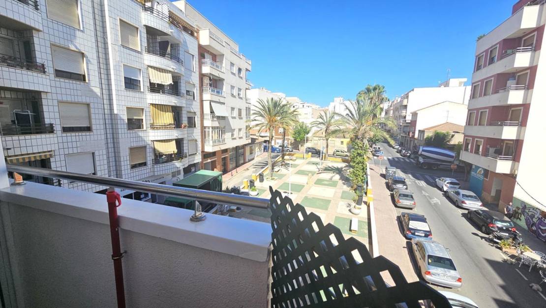 Sale - Apartment - Torrevieja - Centro