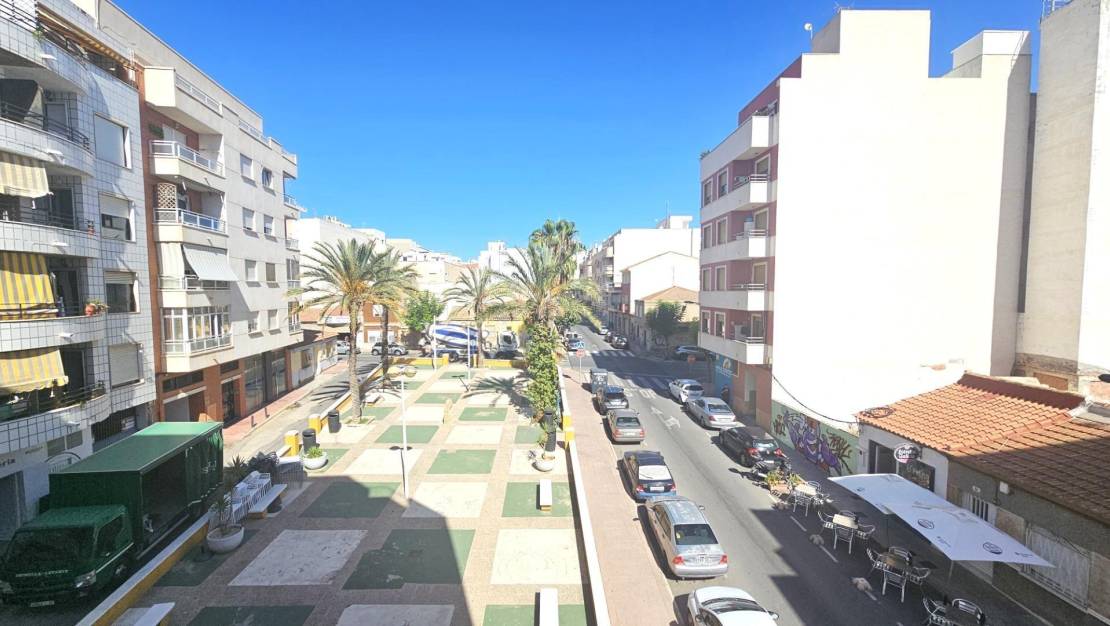 Sale - Apartment - Torrevieja - Centro