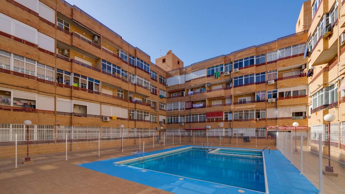 Sale - Apartment - Torrevieja - Centro