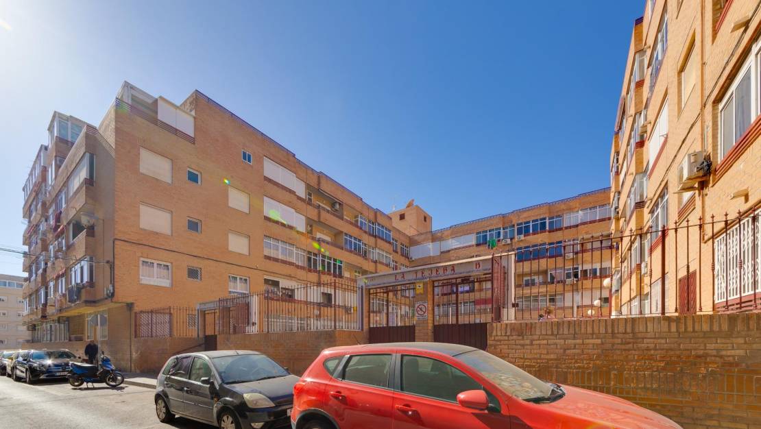 Sale - Apartment - Torrevieja - Centro