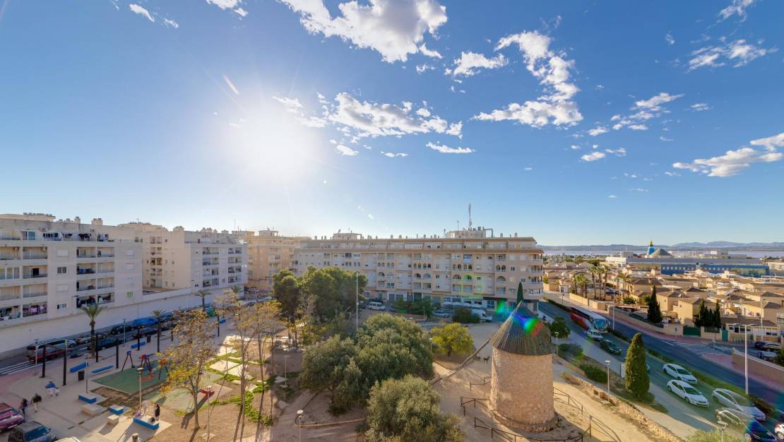 Sale - Apartment - Torrevieja - Centro