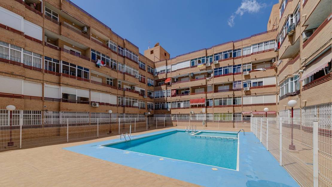 Sale - Apartment - Torrevieja - Centro