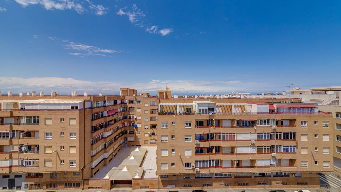 Sale - Apartment - Torrevieja - Centro