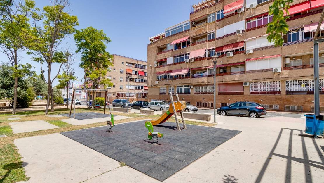 Sale - Apartment - Torrevieja - Centro