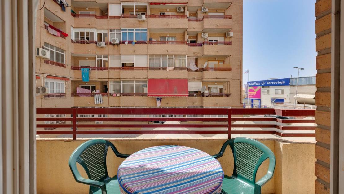 Sale - Apartment - Torrevieja - Centro