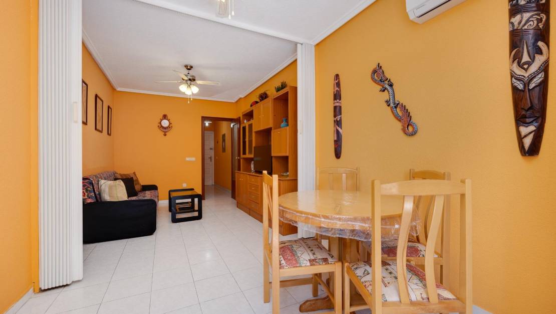 Sale - Apartment - Torrevieja - Centro