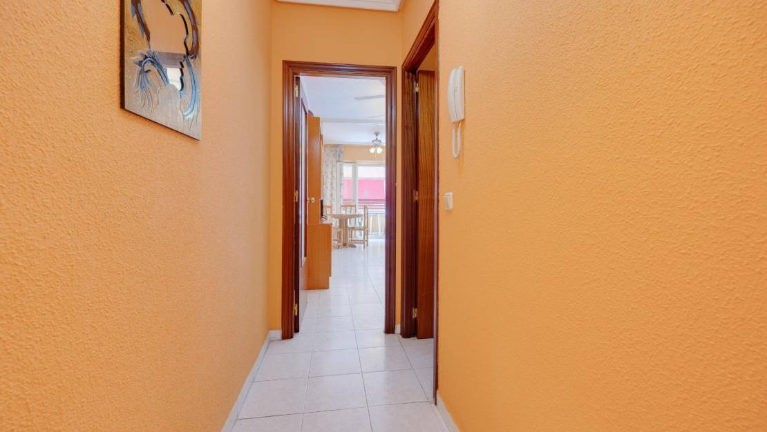 Sale - Apartment - Torrevieja - Centro