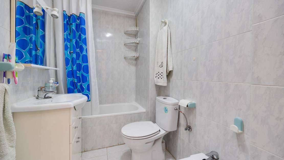 Sale - Apartment - Torrevieja - Centro