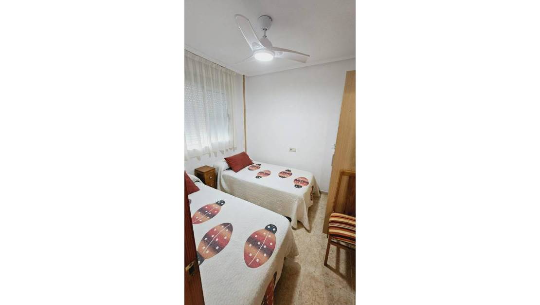 Sale - Apartment - Torrevieja - Centro