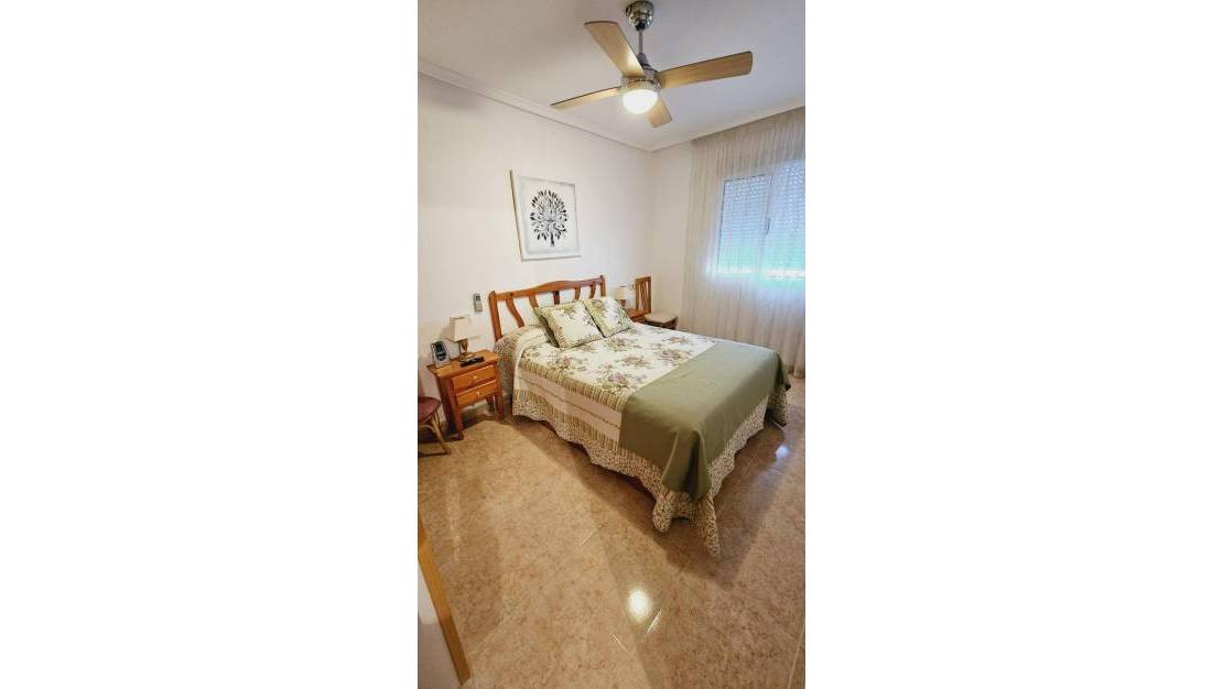 Sale - Apartment - Torrevieja - Centro